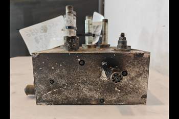 salg af Hydraulikventil Case LB436