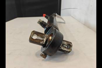 salg af Hydraulisk Cylinder Case Optum 300 
