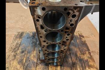salg af Motorblok Case Optum 300 