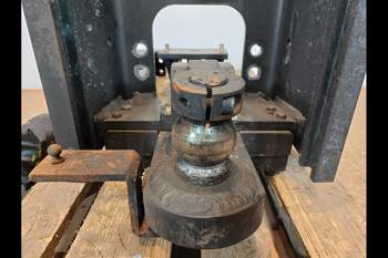 salg af Lyftdragkrokar/hitchkrokar Case Optum 300 