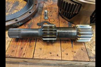 salg af T7.315 LEFT Rear axle planetary gear