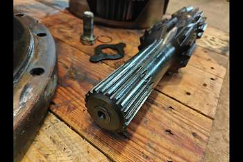 salg af T7.315 LEFT Rear axle planetary gear