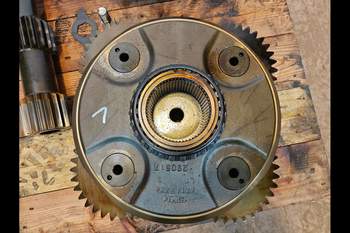 salg af T7.315 LEFT Rear axle planetary gear