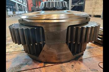 salg af T7.315 LEFT Rear axle planetary gear