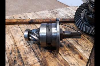 salg af New Holland TS115 Differential, Rear Trransmission