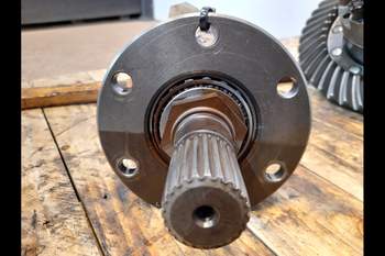 salg af New Holland TS115 Differential, Rear Trransmission