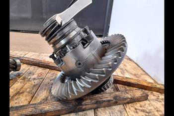 salg af New Holland TS115 Differential, Rear Trransmission