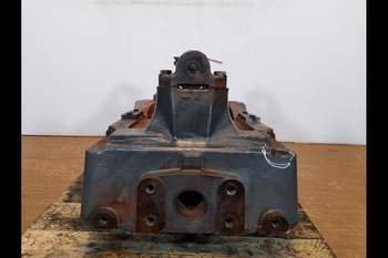 salg af New Holland TS115  Front axle support