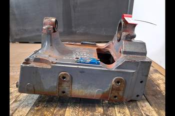 salg af New Holland TS115  Front axle support