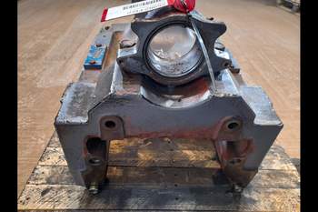 salg af New Holland TS115  Front axle support