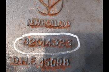 salg af New Holland TS115  Front axle support