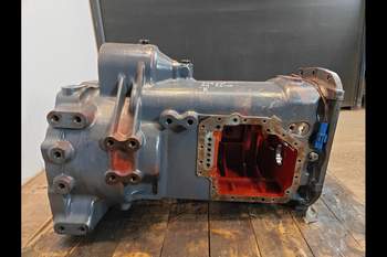 salg af New Holland TS115  Transmission Housing