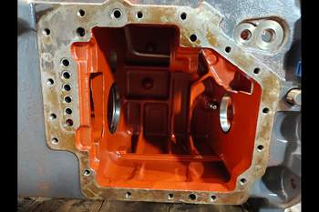 salg af New Holland TS115  Transmission Housing