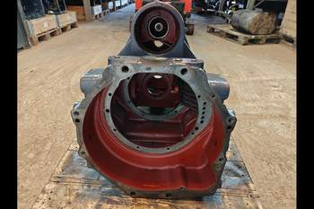 salg af New Holland TS115  Transmission Housing