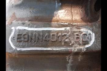 salg af New Holland TS115 RIGHT Rear Half Axle