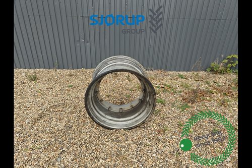 salg af Fälgring, Fram Case Puma 240 VÄNSTER