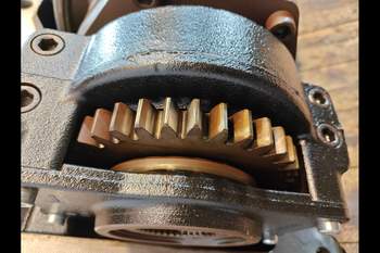 salg af Hydrostat Case Puma 240