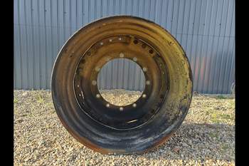 salg af John Deere 8370R LEFT Front Rim