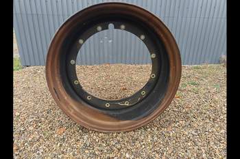 salg af John Deere 8370R LEFT Rim ring, Rear