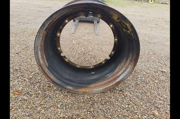 salg af John Deere 8370R LEFT Rim ring, Rear