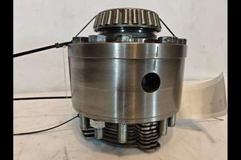 salg af John Deere 8370R  Front axle differential