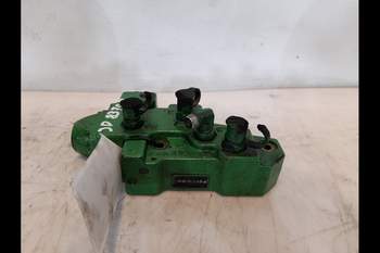 salg af John Deere 8370R  Remote valve end plate