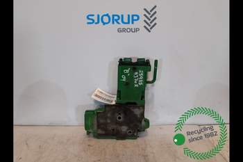 John Deere 8370R  Remote control valve