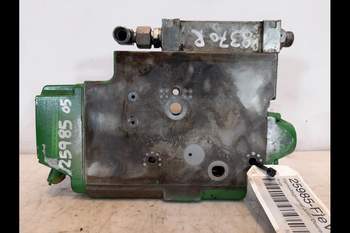 salg af John Deere 8370R  Remote control valve