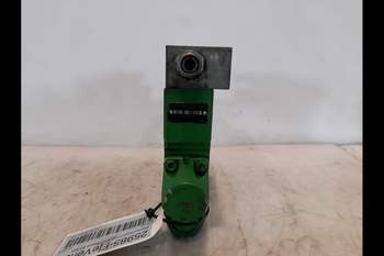 salg af John Deere 8370R  Remote control valve