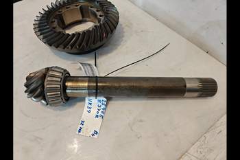 salg af John Deere 8370R  Front axle differential