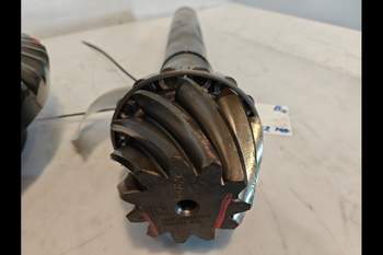 salg af John Deere 8370R  Front axle differential