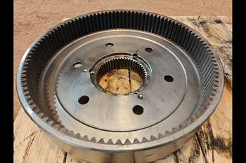 salg af John Deere 8370R LEFT Front axle final drive