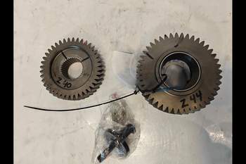 salg af John Deere 8370R Transmission Parts