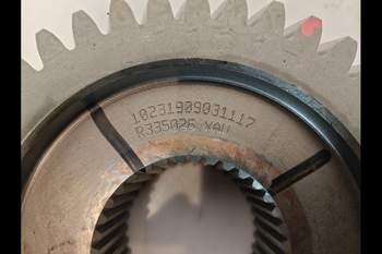 salg af John Deere 8370R Transmission Parts