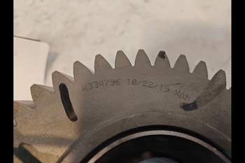 salg af John Deere 8370R Transmission Parts