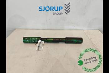 John Deere 8370R  Drive shaft