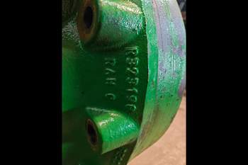 salg af John Deere 8370R RIGHT Rear Half Axle