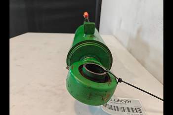 salg af John Deere 8370R RIGHT Lift Cylinder