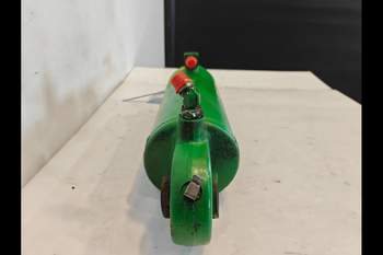 salg af John Deere 8370R LEFT Lift Cylinder