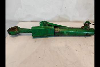 salg af John Deere 8370R RIGHT Lifting Rod