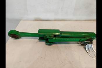 salg af John Deere 8370R LEFT Lifting Rod
