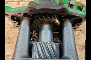 salg af John Deere 8370R PTO