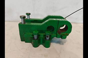 salg af John Deere 8370R Top Link Bracket