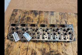 salg af John Deere 8370R  Cylinder Head