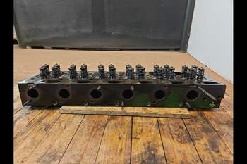 salg af John Deere 8370R  Cylinder Head