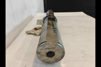 salg af New Holland T7060 RIGHT Rear axle stubshaft