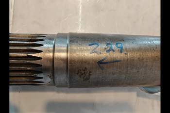 salg af New Holland T7060 RIGHT Rear axle stubshaft