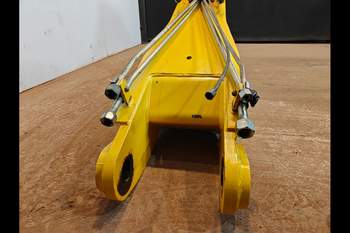 salg af New Holland B115C  Gravarm Bom