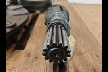 salg af New Holland B115C LEFT Rear axle final drive