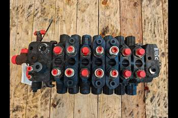 salg af New Holland B115C  Hydraulic Valve